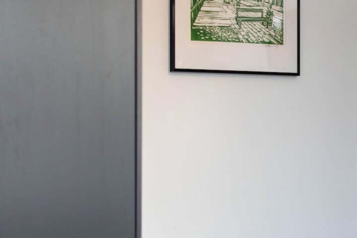 Room 27 of 87