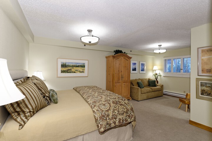 Room 14 of 99