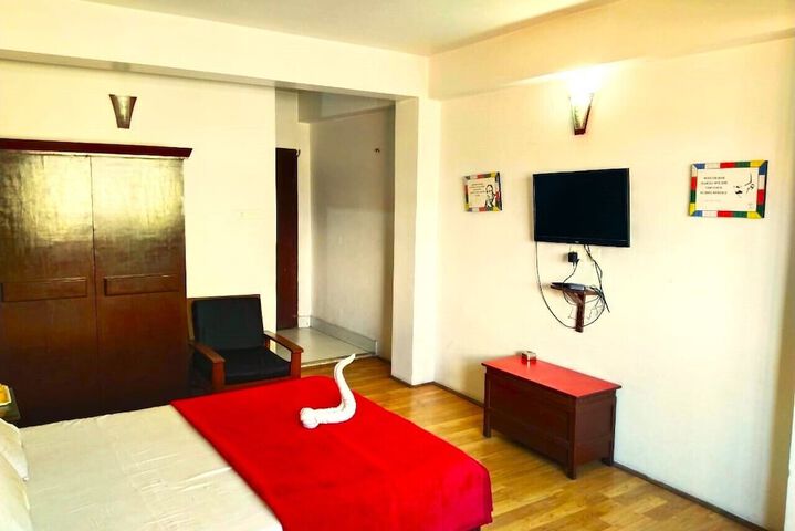 Room 6 of 29