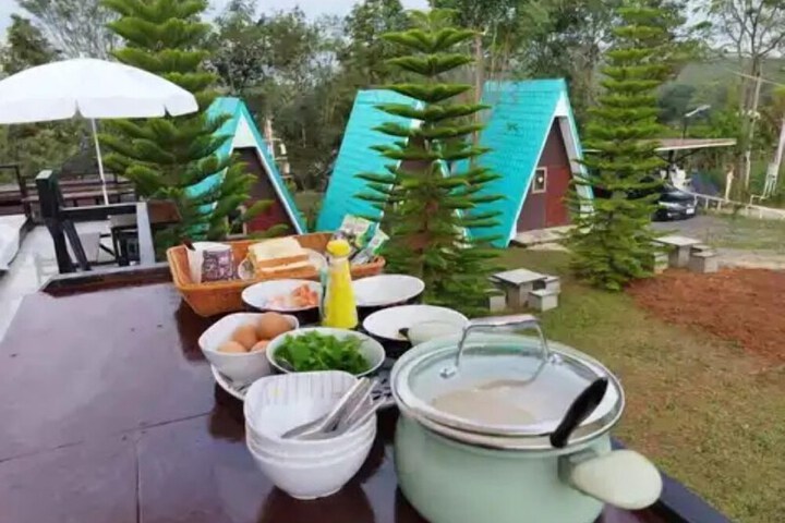 Breakfast/Coffee Service 28 of 41