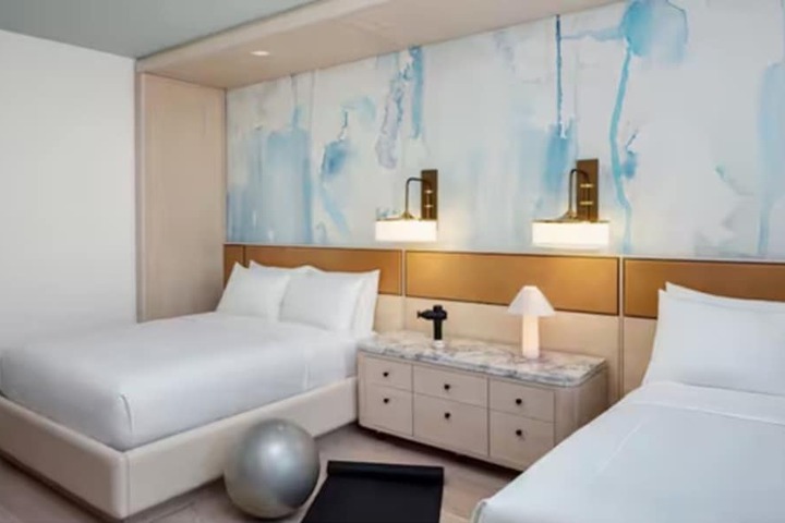 Room 36 of 243