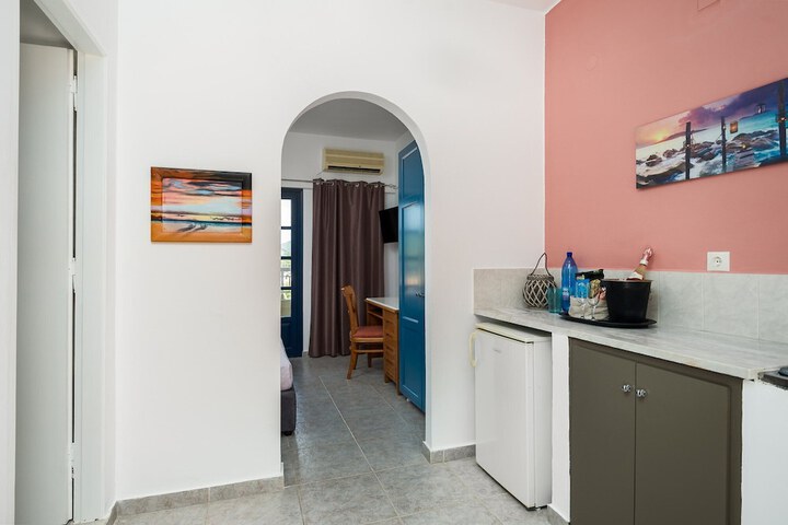 Room 6 of 60