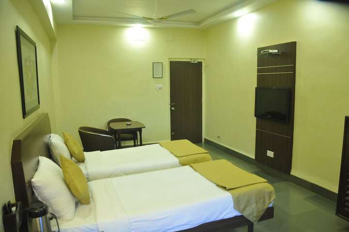 Room 12 of 94