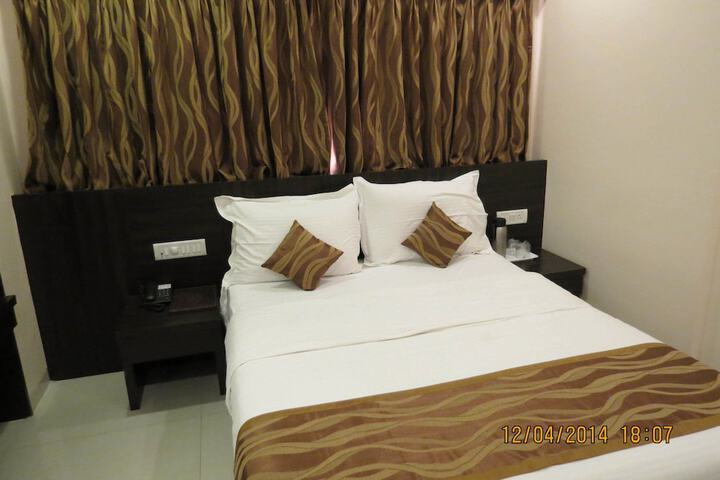 Room 13 of 24