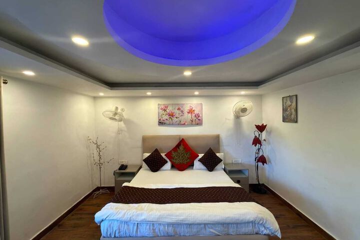 Room 18 of 44