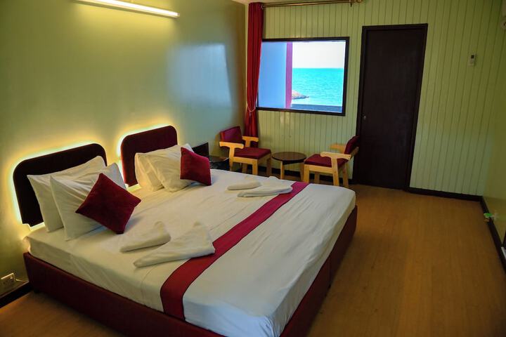 Room 7 of 30