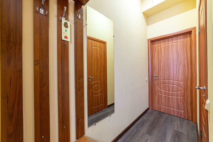 Room 21 of 176