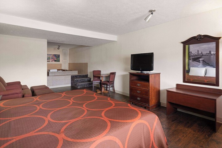 1 King Bed (7 of 16)