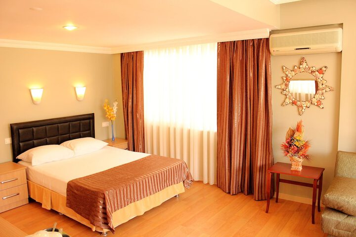 Room 2 of 56