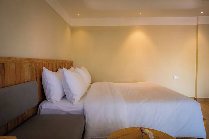 Room 5 of 25