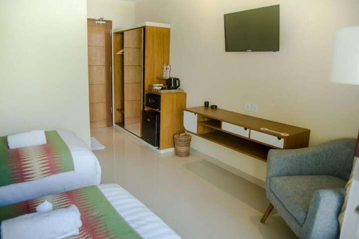 Room 3 of 43