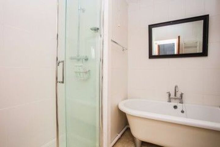Room 4 of 23