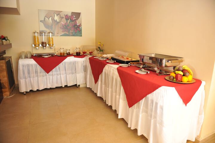 Dining 46 of 59