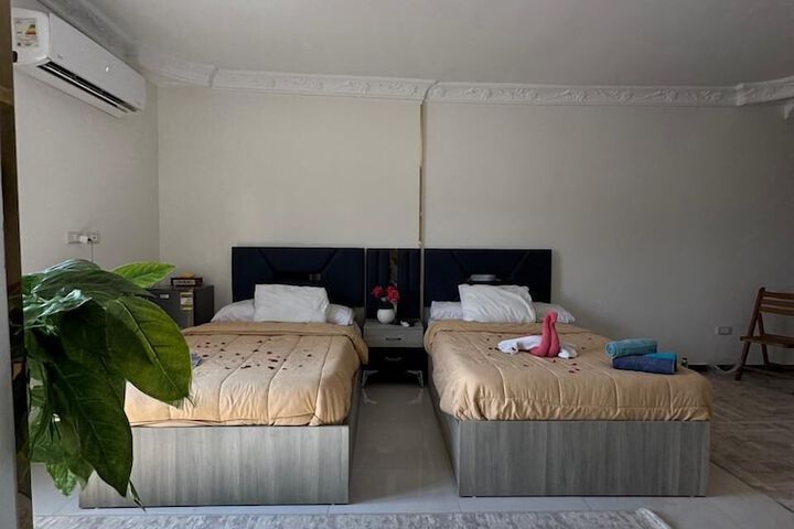 Room 17 of 44
