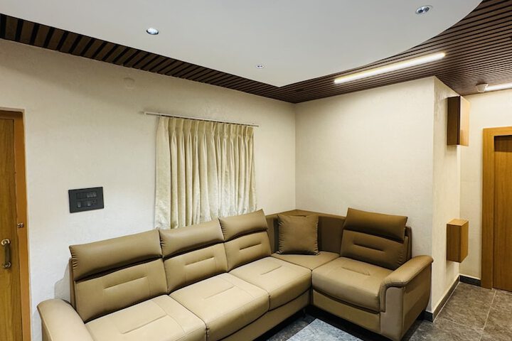 Room 33 of 59