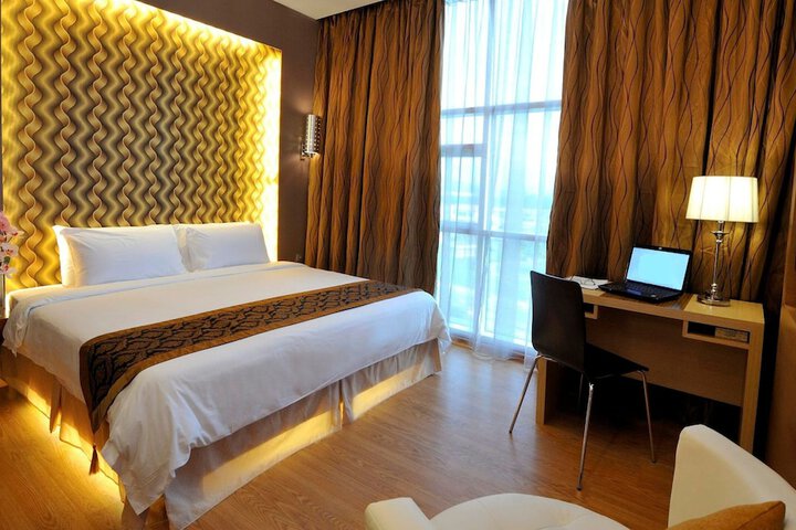 Room 8 of 47