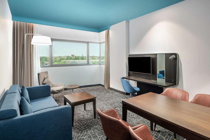 Room 12 of 136