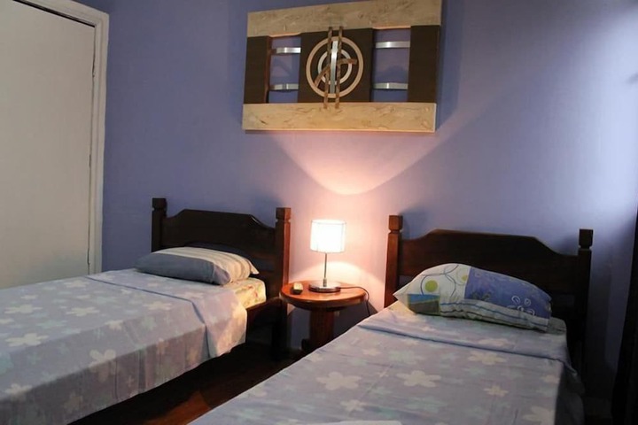 Room 4 of 8