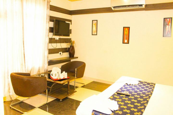 Room 9 of 27