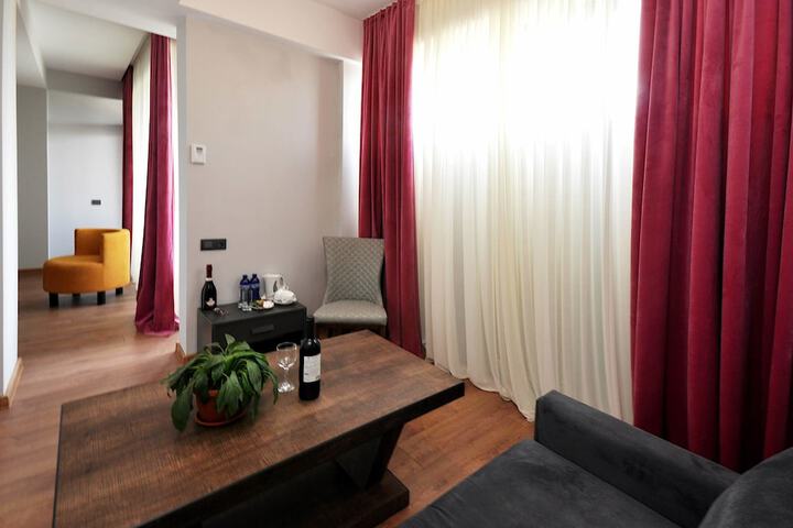 Room 7 of 34