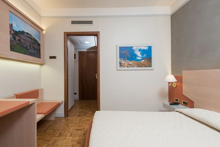 Room 12 of 47