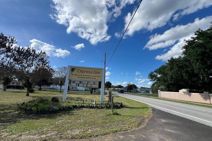 Exterior of Cypress Inn Winter Haven Near Lake Wales I 4