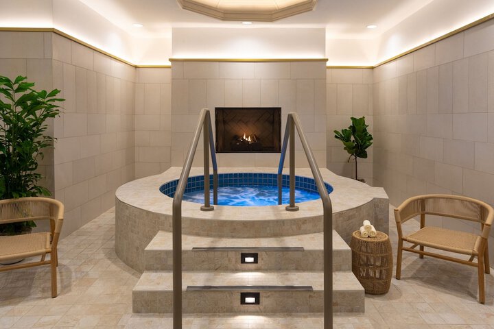 Pool 85 of 215