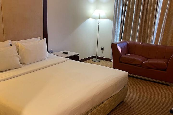 Room 8 of 46