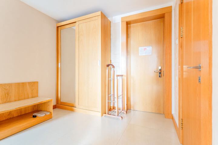 Room 16 of 60