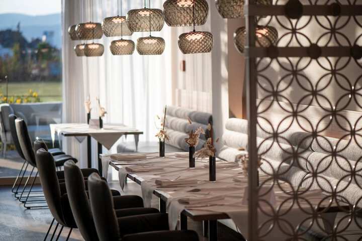 Dining 54 of 80