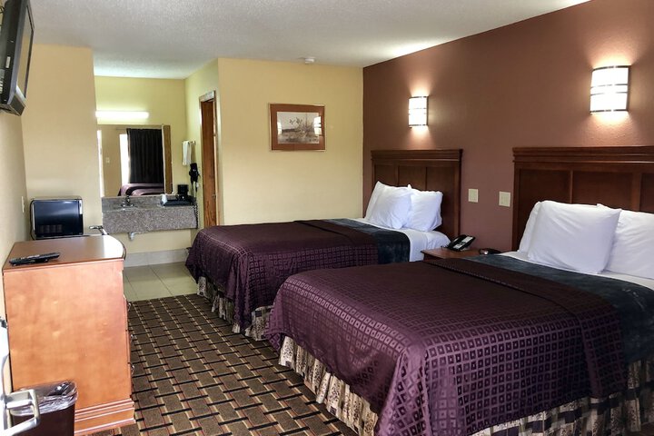 2 Double Beds (7 of 9)
