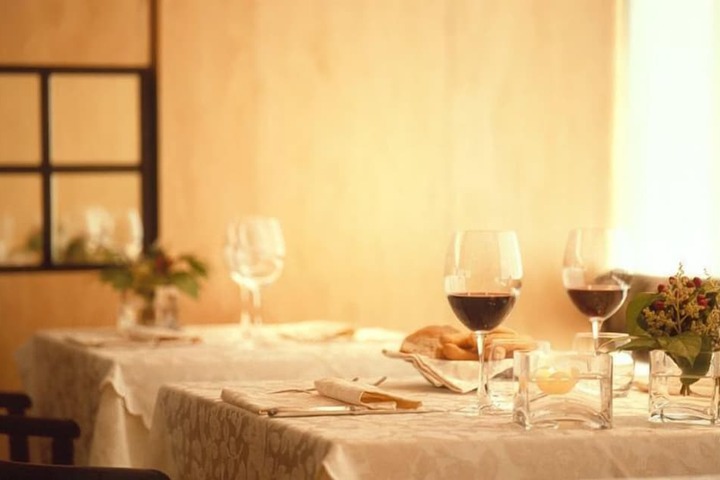 Dining 19 of 28