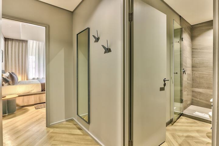 Room 7 of 48