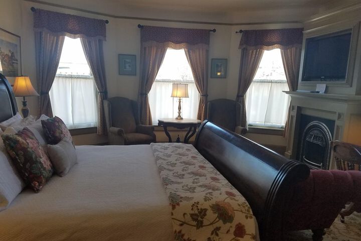 Room 24 of 130