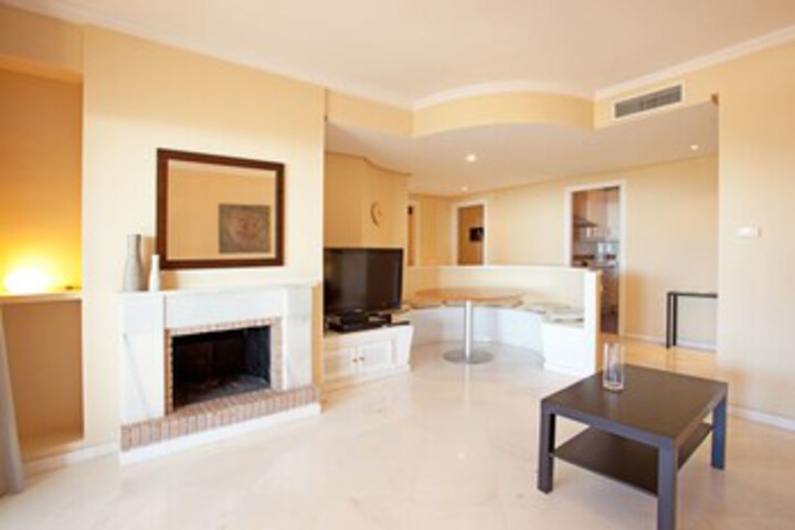 Room 5 of 13