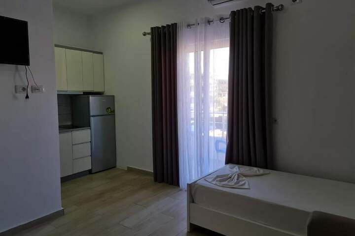 Room 4 of 15