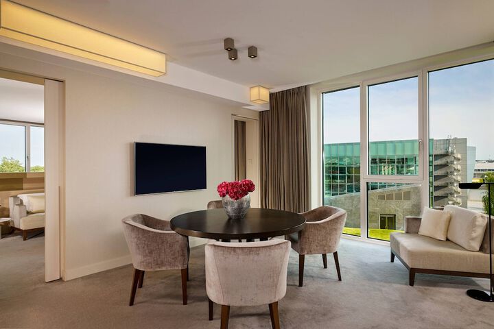 Room 35 of 111
