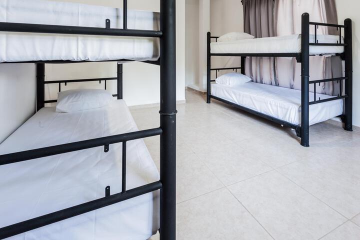 Room 7 of 8