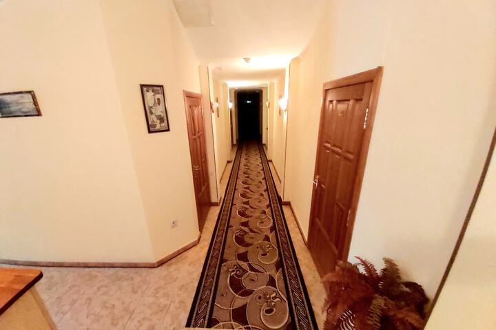 Ballroom/Hall 31 of 34