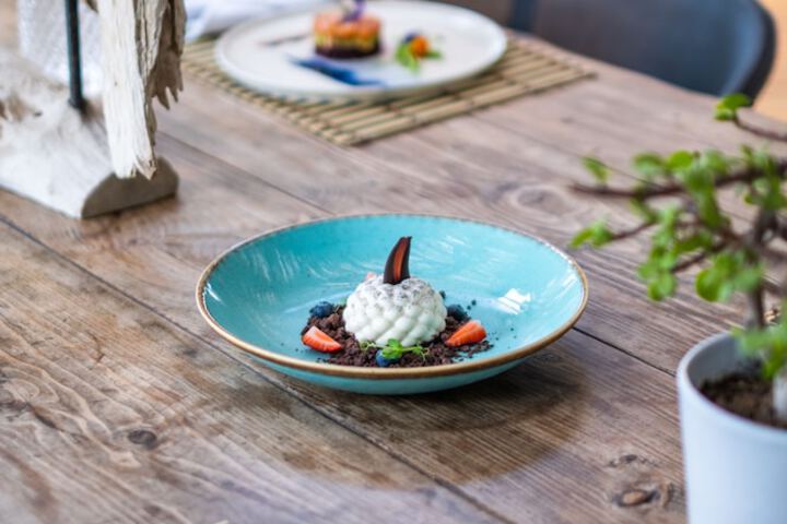 Dining 40 of 78