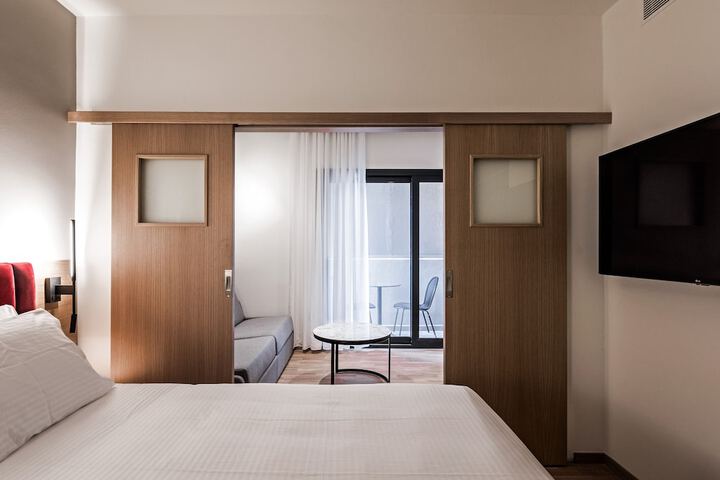 Room 22 of 74