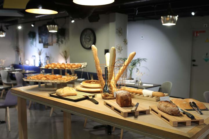 Breakfast area