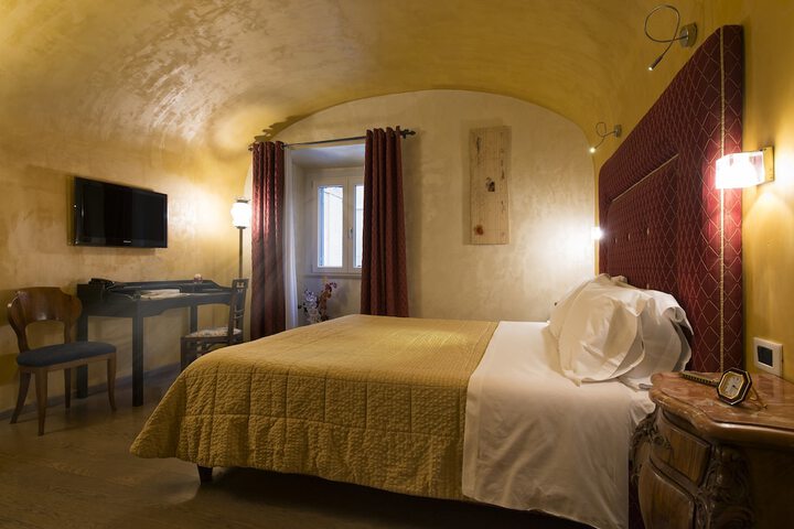 Room 34 of 123