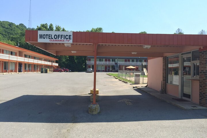 Hotel 19 of 20