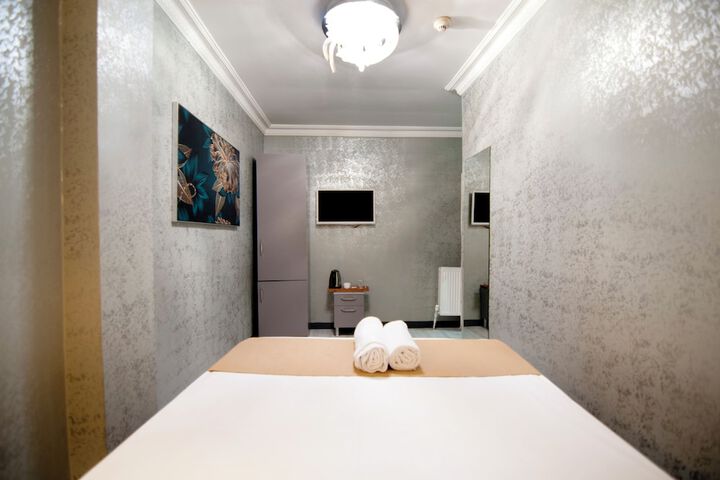 Room 5 of 37