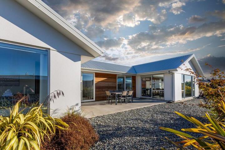 Tekapo Blue House