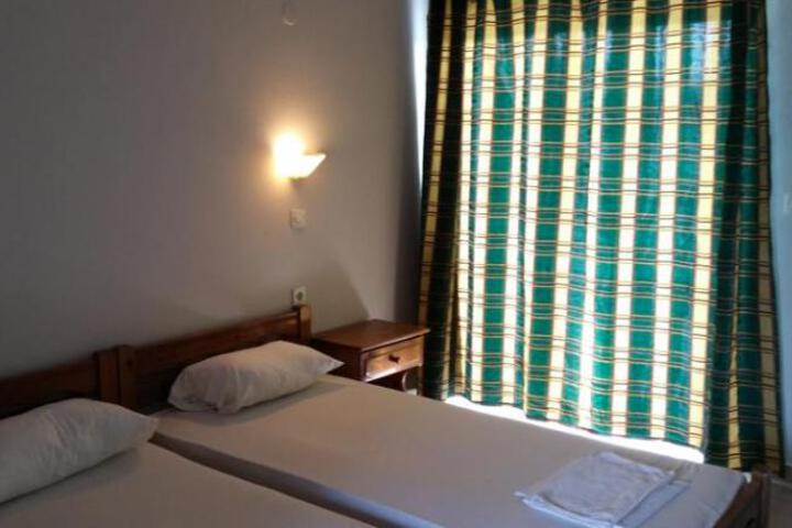 Room 8 of 8