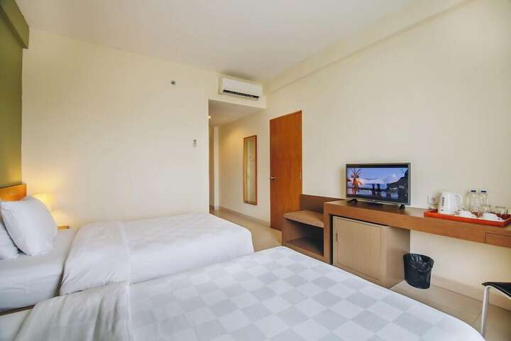 Room 4 of 9