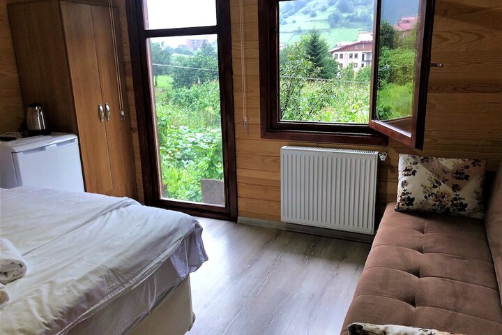 Room 10 of 17
