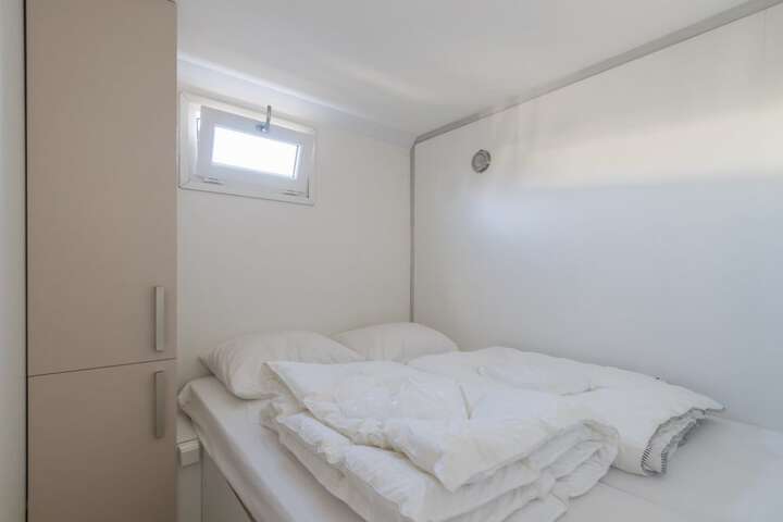 Room 14 of 50